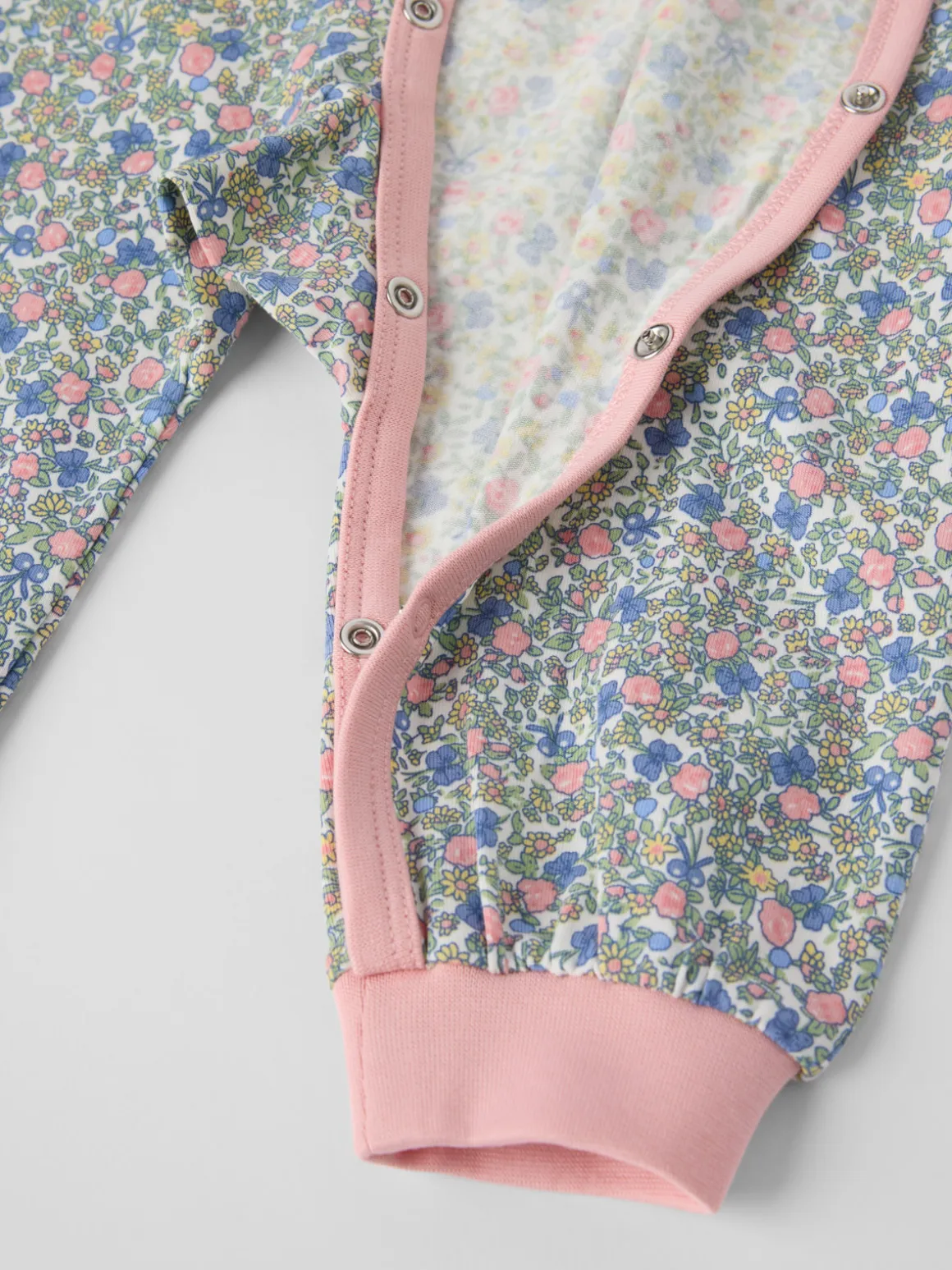 Pyjamasoverall blommig