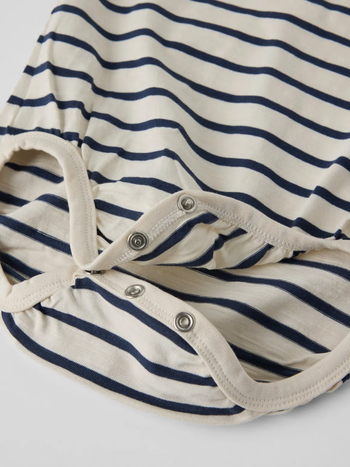 Set med body och shorts
