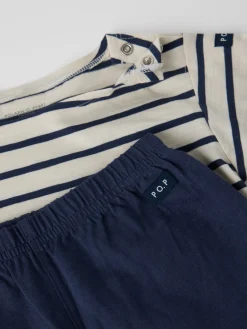 Set med tröja och shorts